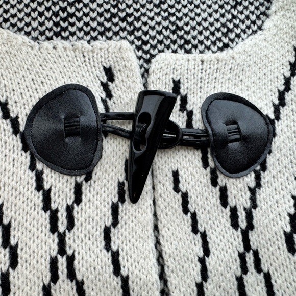 Escio Women’s Cardigan Size Medium - Picture 4 of 6